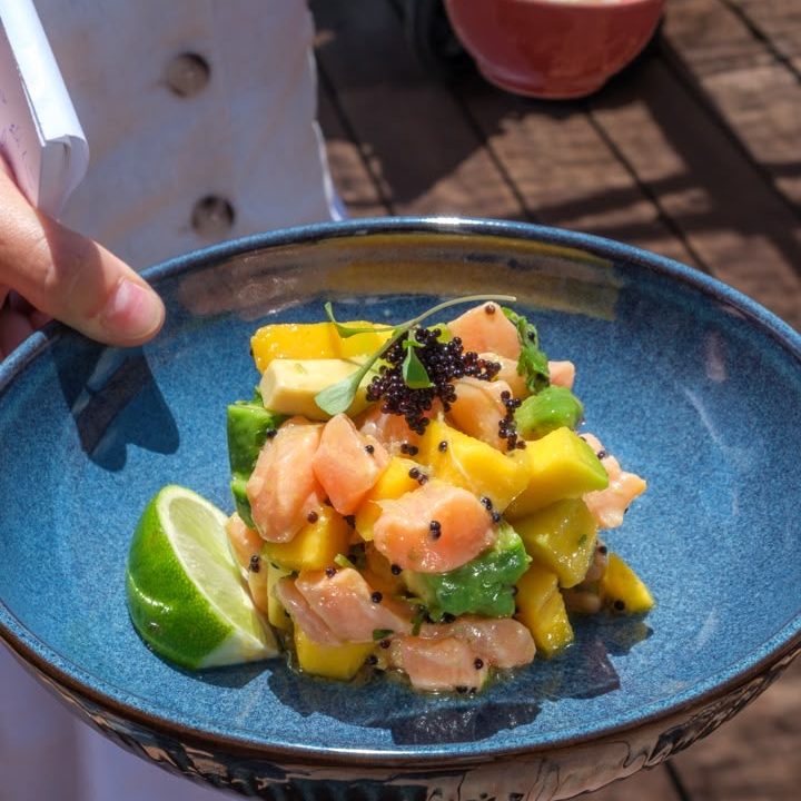 Ceviche de salmão — Kanaloa Beach Club
